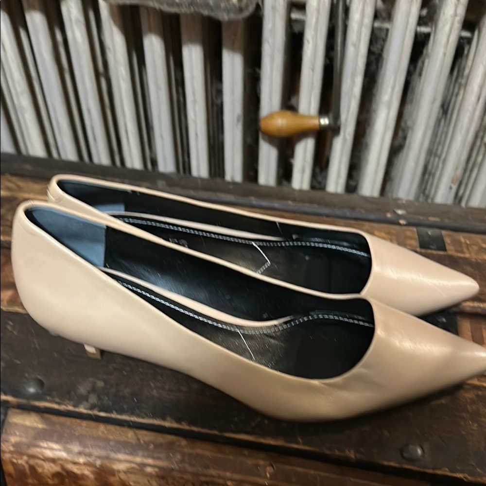 Charles David Cream Heels for Women - Picture 4 of 6